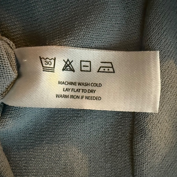 Modern Citizen Short Sleeved Gray Cropped Tie Front. Size M - Picture 4 of 5